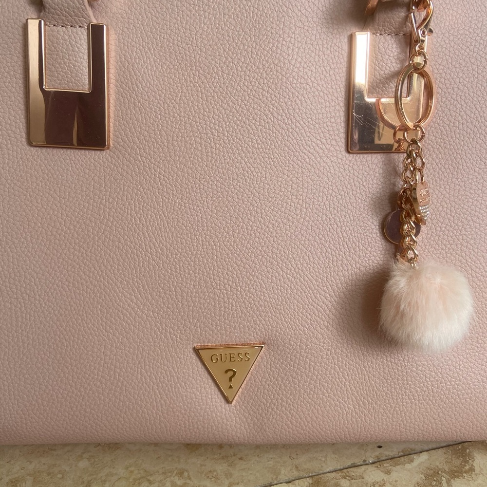 Guess handbag - Picture 3 of 3